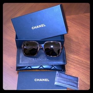 Chanel sunglasses 🕶